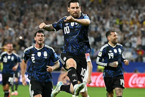 ببصمة ميسي.. الأرجنتين تهزم الأردن بثلاثية في كأس العالم